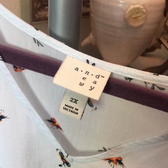 A New Day top - Picture 2 of 6